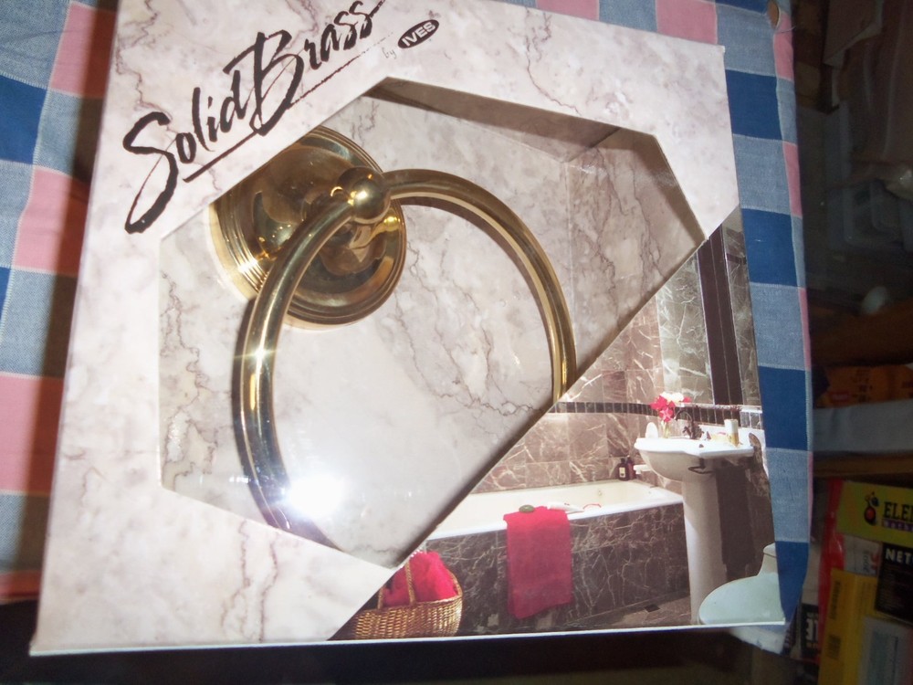 NIB Ives Solid Bass Towel Ring Traditional Style