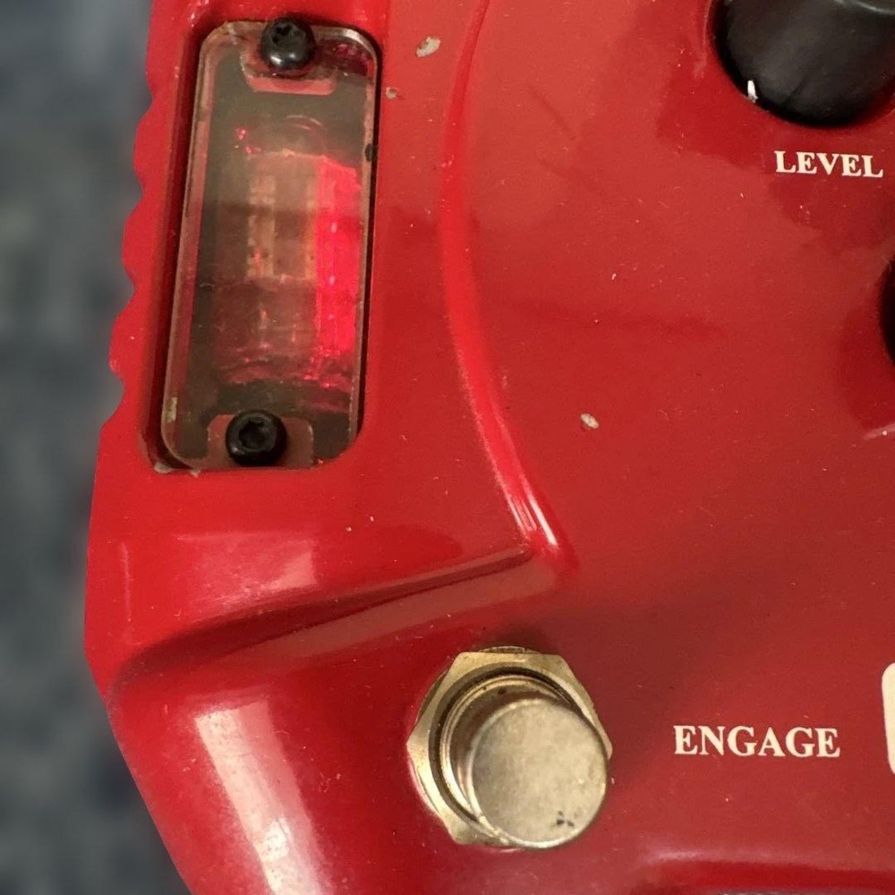 DAMAGE CONTROL Solid Metal distortion effector