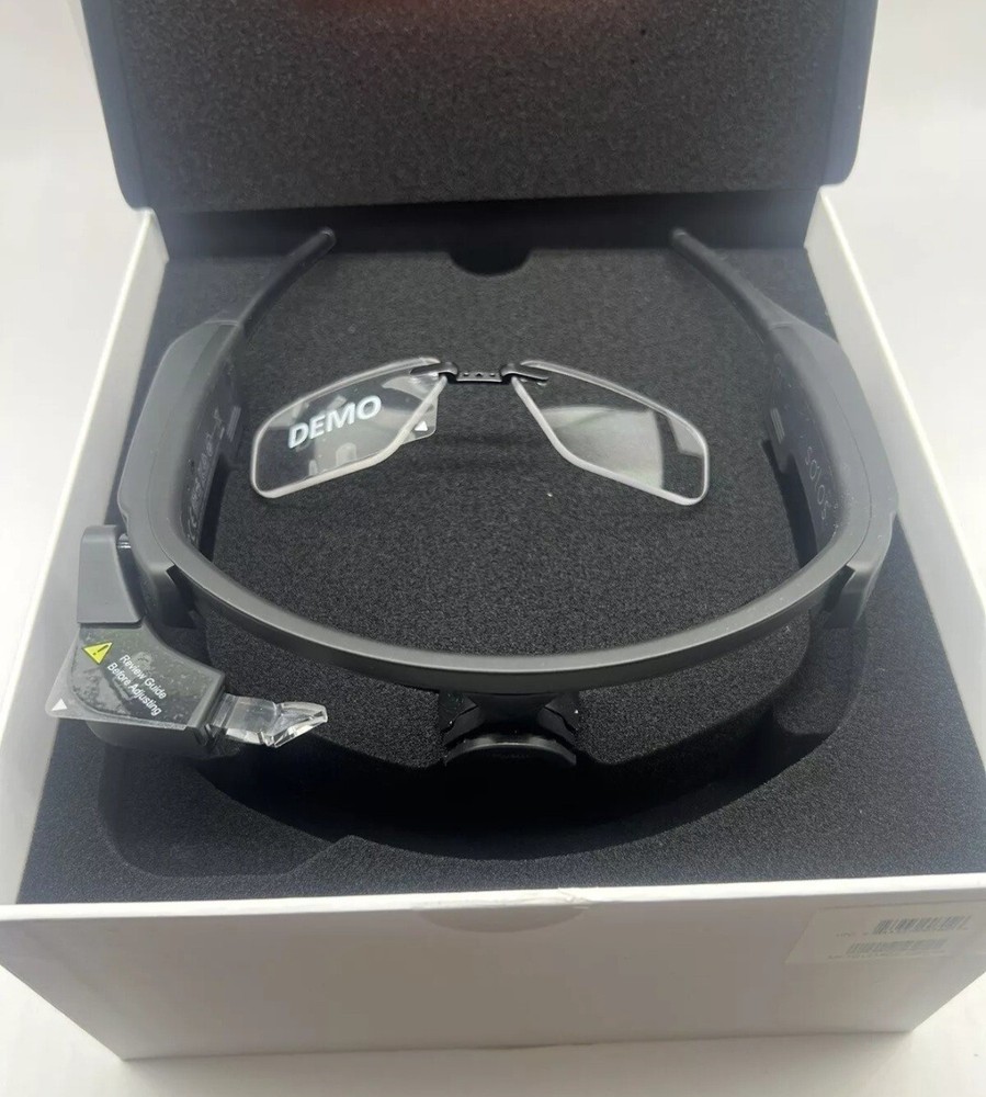 Solos Smart Glasses - Widescreen Display Compatible With Apple/ Android 33004500