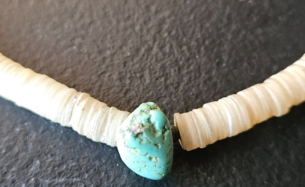 PUKA SHELLS / TURQUOISE NECKLACE. 15 INCH