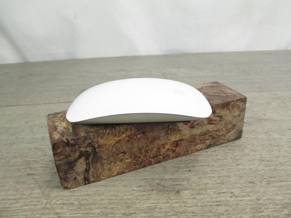 Genuine Apple A1296 /A1657 3VDC Magic Mouse Wireless Bluetooth Tested