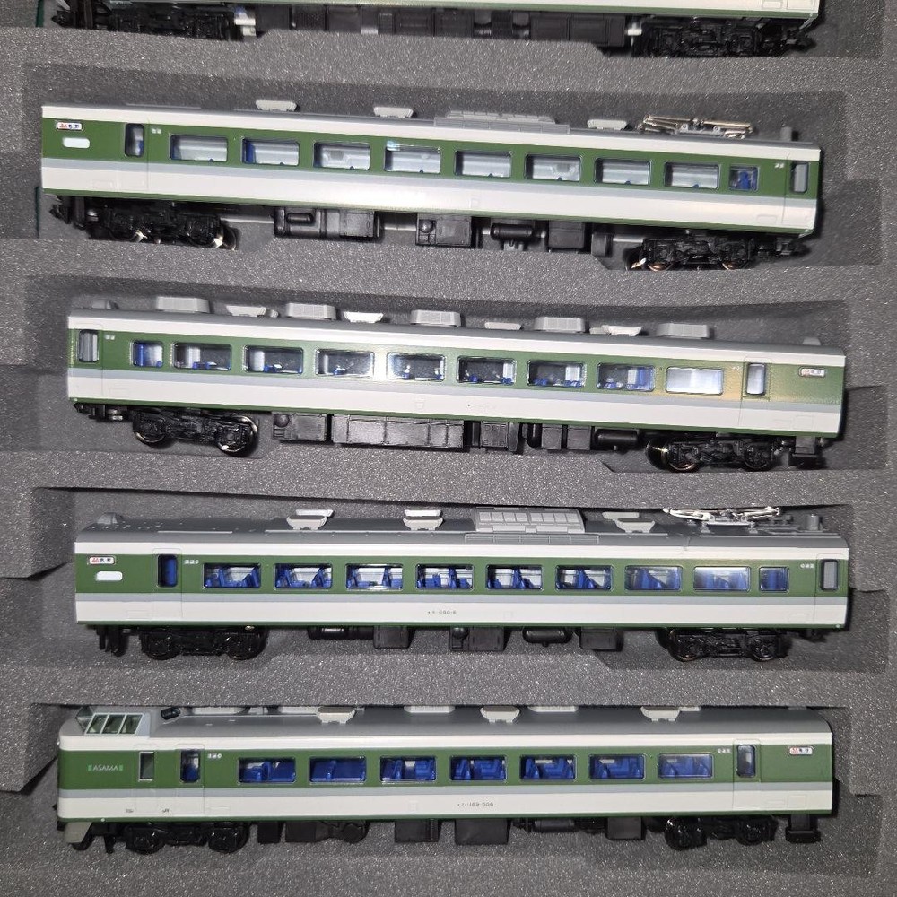 KATO 189 Asama Small Window Formation Basic/Additional 9 Car Set 435639