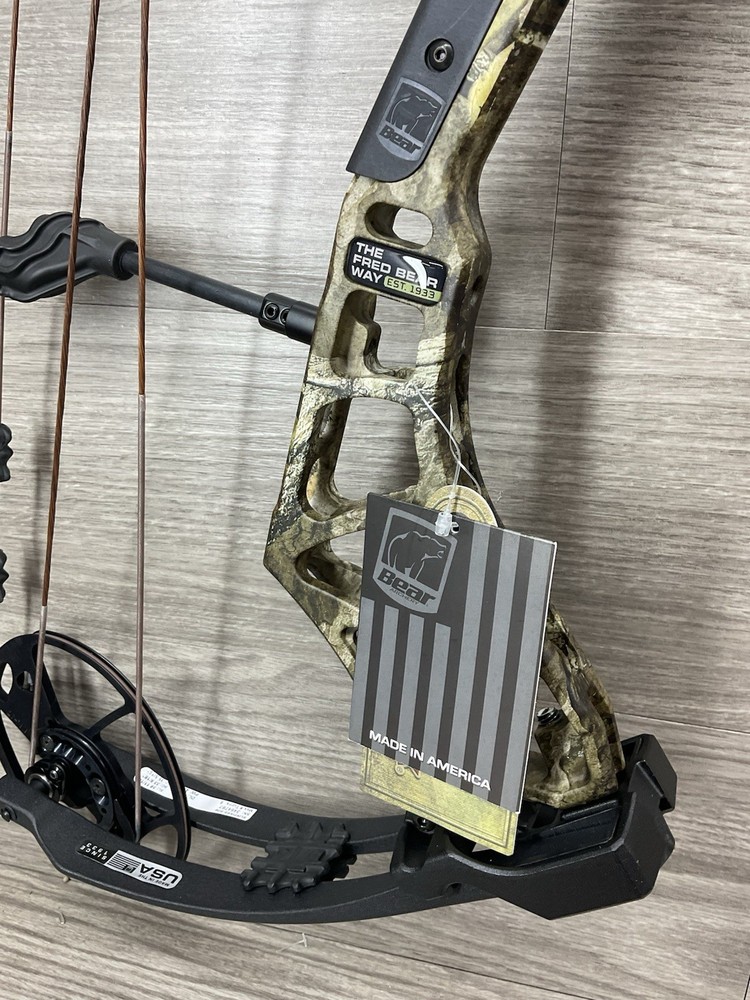 Bear Archery Surpass Compound Bow Right Hand