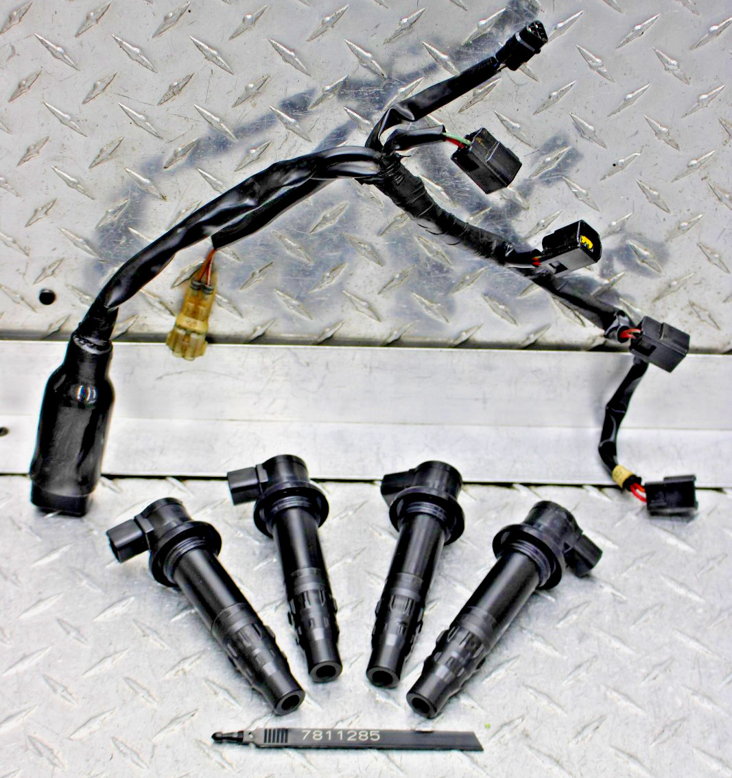 2009 Yamaha YZF R1 IGNITION COIL SET W/ HARNESS