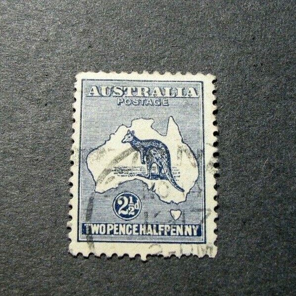 Australia Stamp Scott# 4  Kangaroo and Map 1913  C542