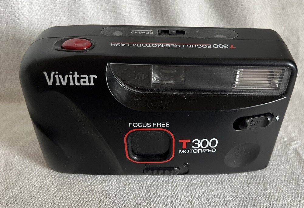 📸 NEW Vivitar T300 Motorized Camera / Flash - Focus Free