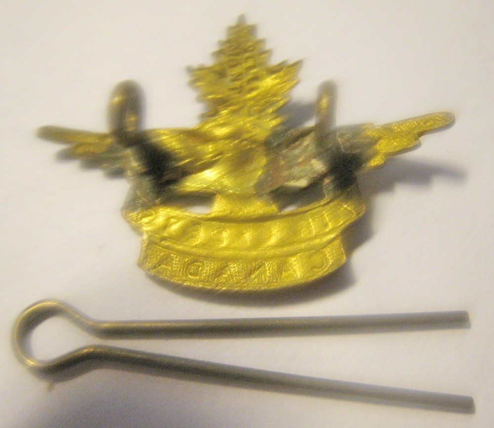 WW2 Canada Air Cadets Canada Cap Badge VG