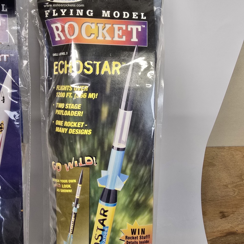 2 Vintage ESTES Model Rockets Est1259 & Est2176