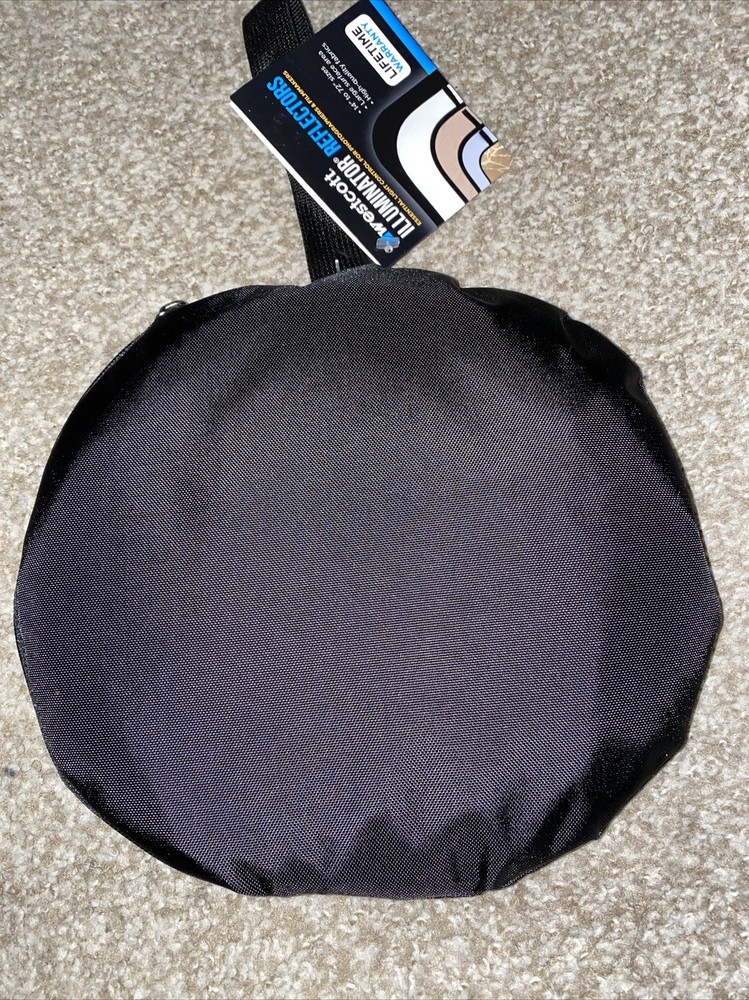 Westcott 2-in-1 Illuminator Reflector Kit 22" Silver/White Surfaces 1203