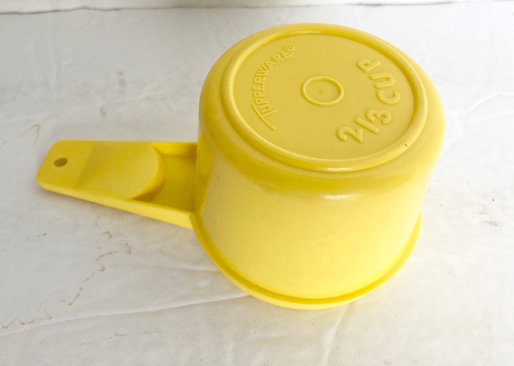Vintage Tupperware Measuring 2/3 Cup Yellow Nesting
