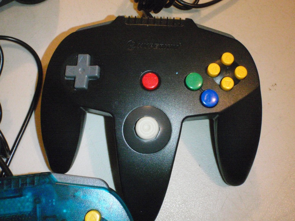NINTENDO 64 N64 SYSTEM WITH 4 CONTROLLERS TESTED