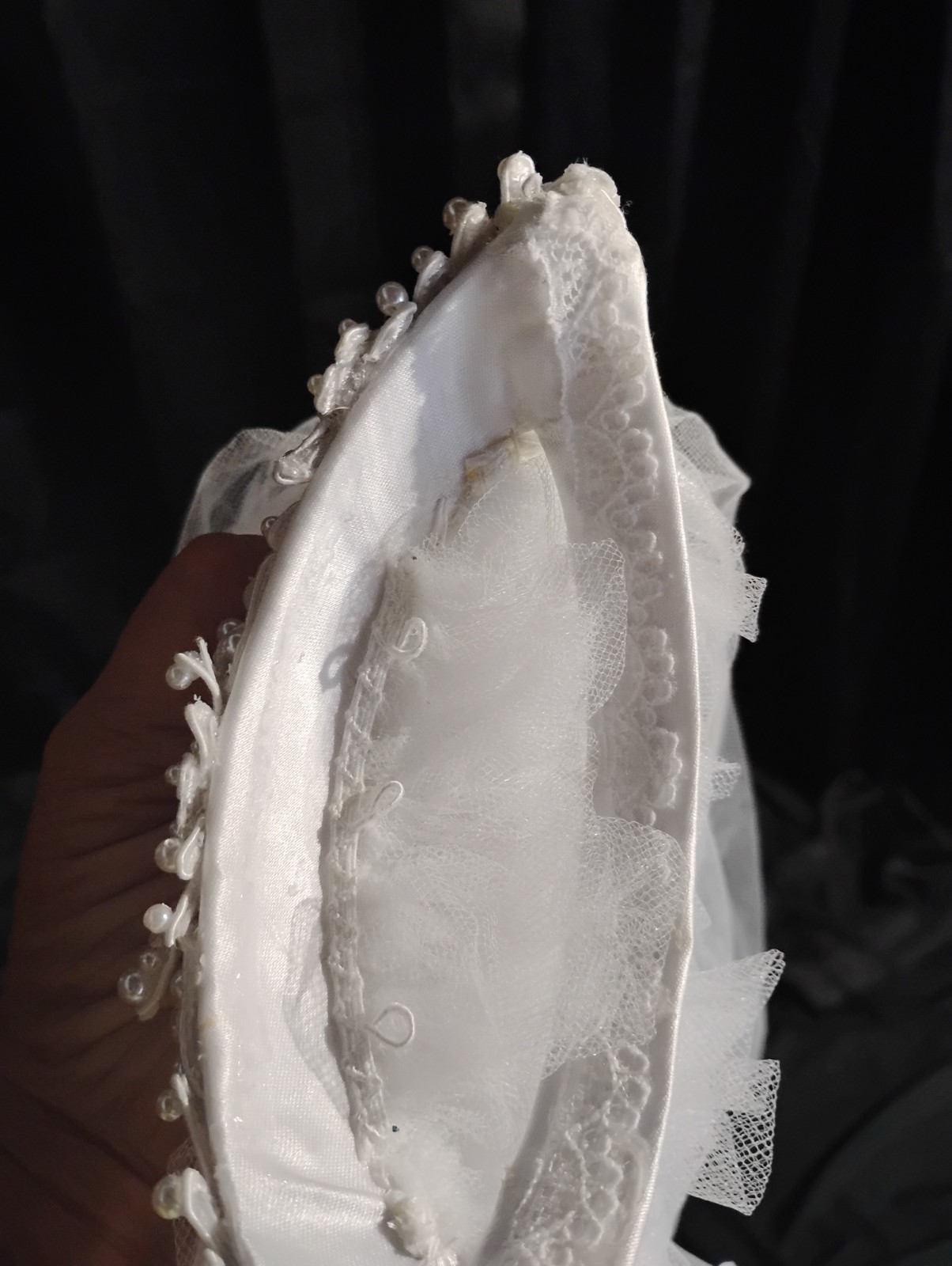 White 47 Inch Sequin Satin Edged Wedding Bridal Veil