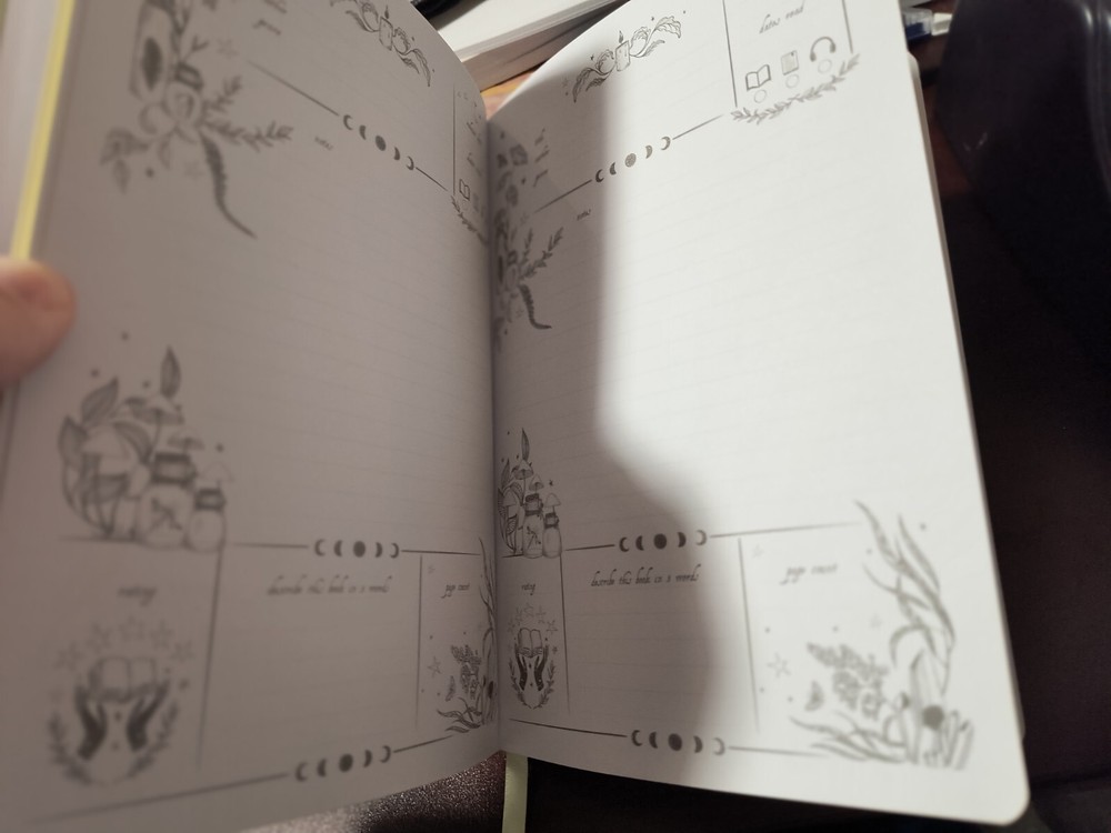 Book Report Journal, New Elastic Closing Strap B007