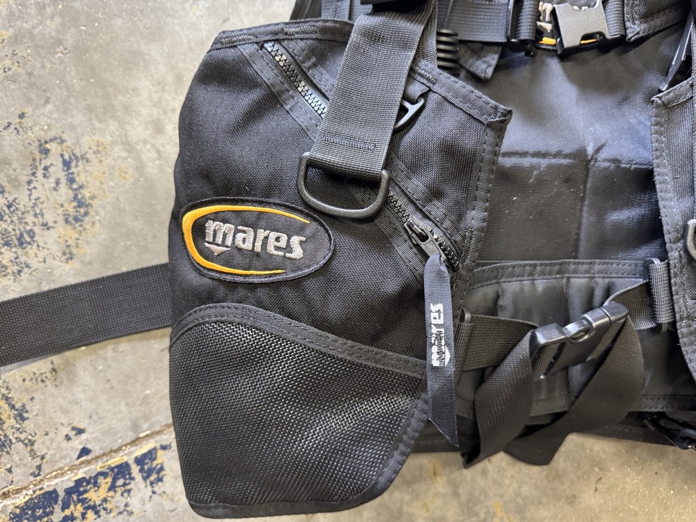 Mares Medium BCD Vector Origin