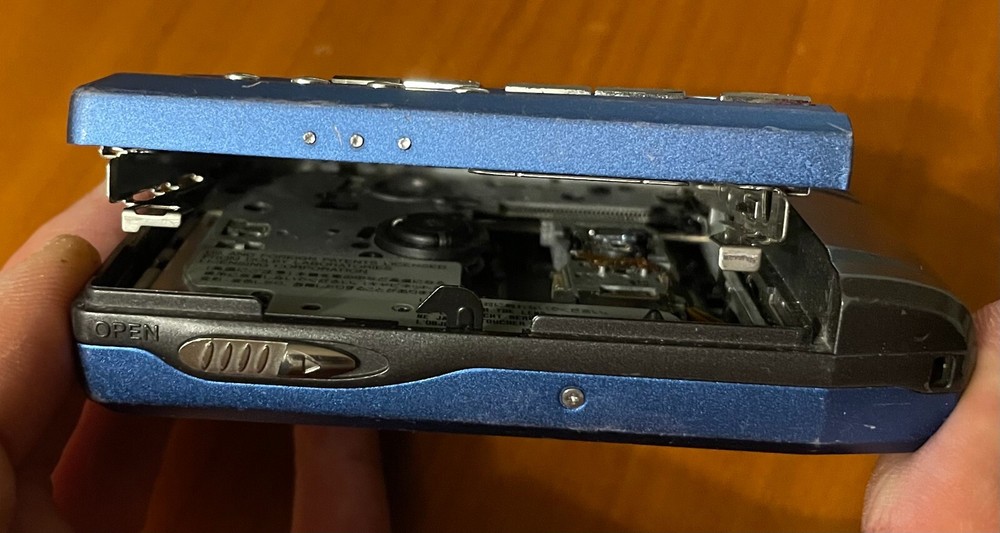 SHARP MD-SR70 Minidisc Recorder and Player - Faulty