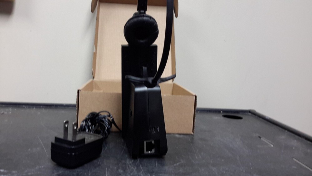 Discover model D904 Headset, base, battery OPEN BOX APPEARS NEW