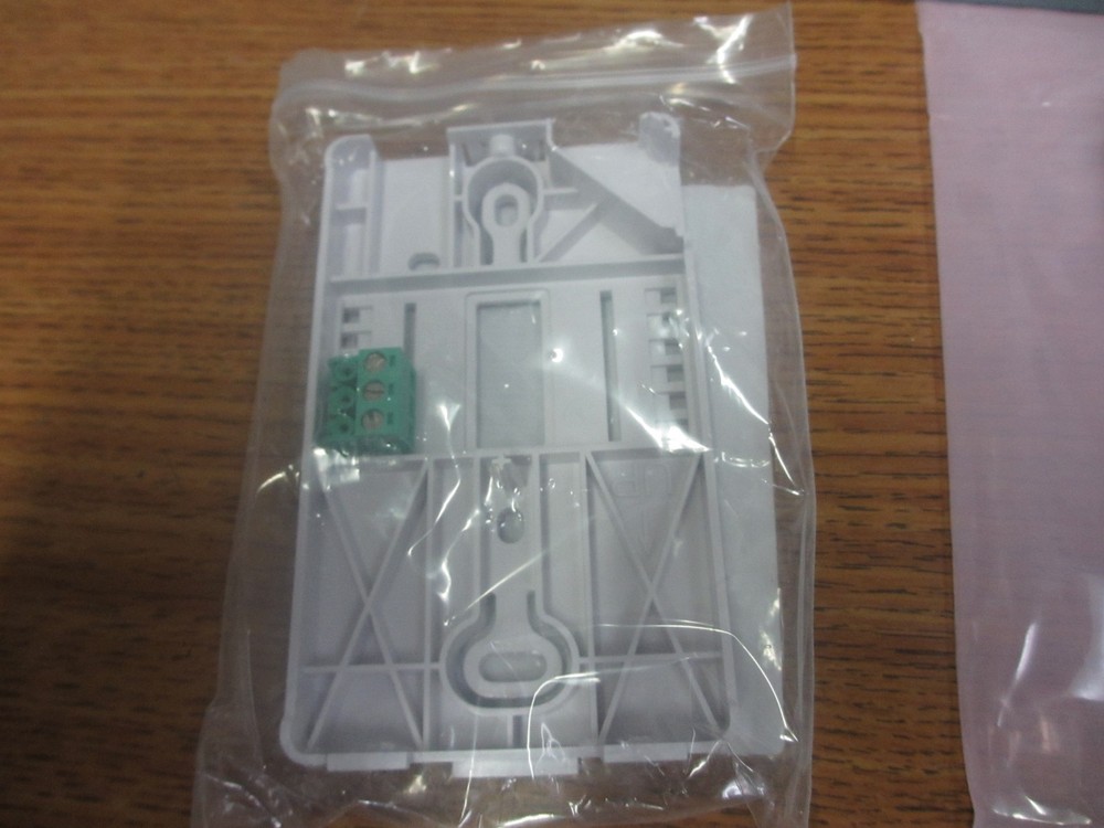 SIEMENS Room Temperature Sensor, QAA2212.EWSN