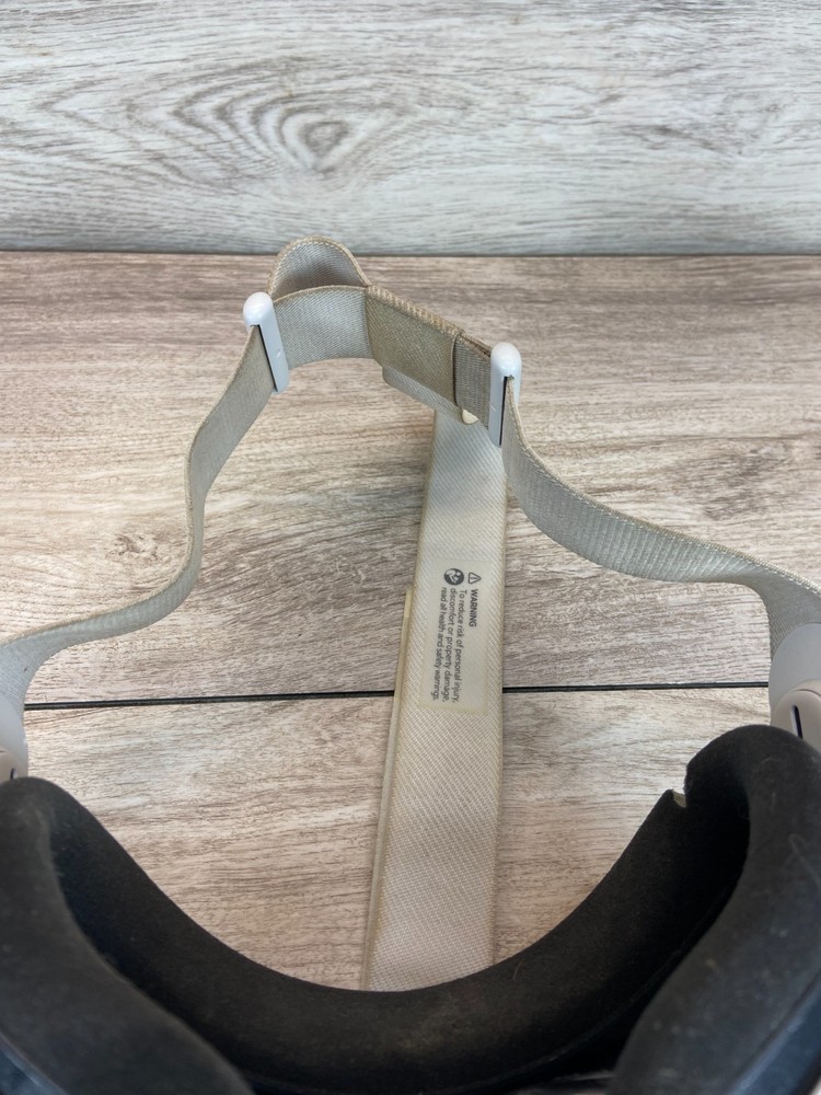 Meta Oculus Quest 2 128GB Virtual Reality Headset Only (OCQ128B) Untested White