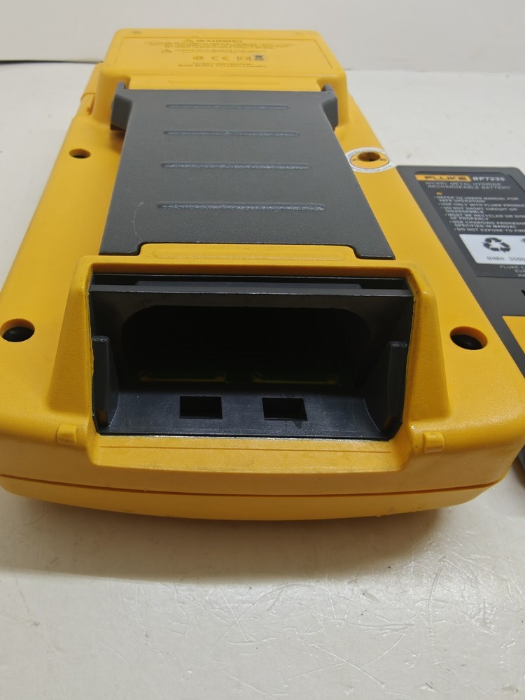 Fluke 744 Documenting Multifunction Process Calibrator W/Battery Used