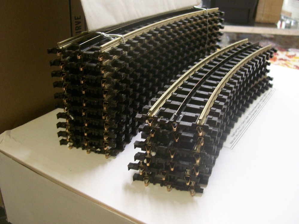 Brand New MTH # 45-1007 Complete Circle 0-54 Solid Nickel Rail ( 16 Sections )