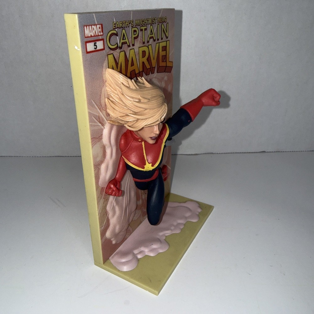 Open Box Captain Marvel 3D Comic Standee Statue Figure - Loot Crate Exclusive