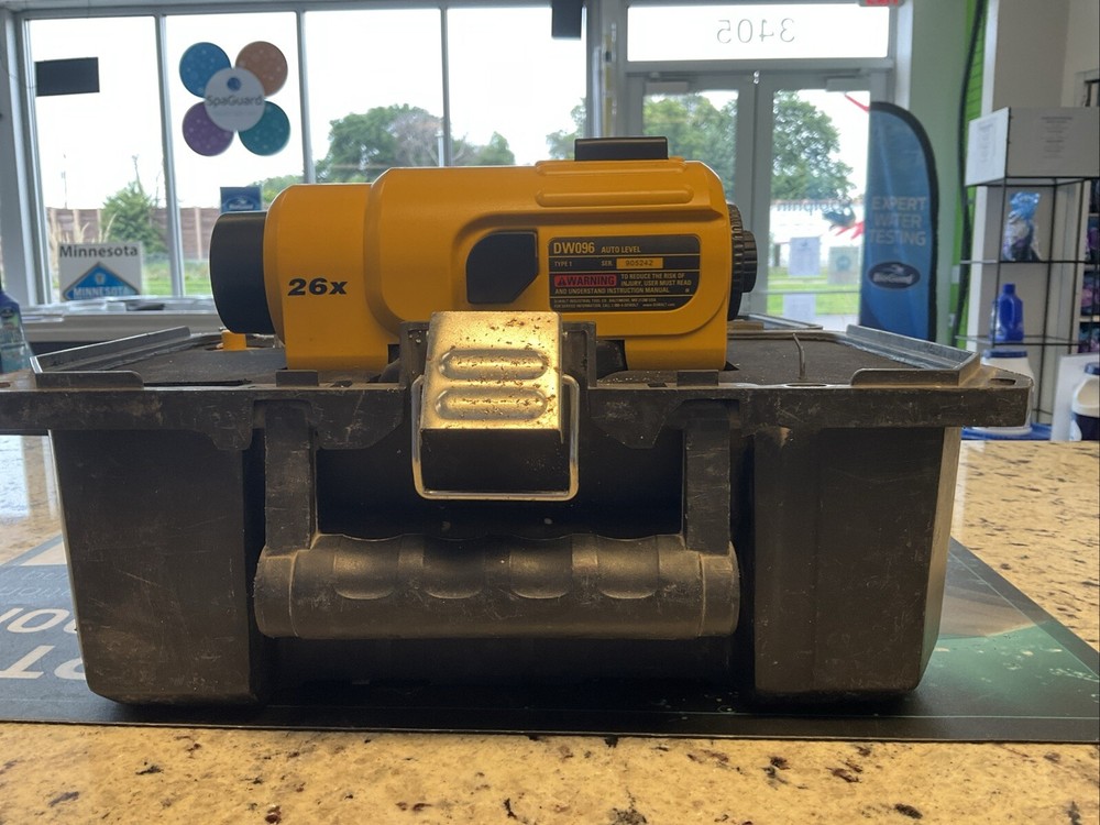 DEWALT DW096 Magnification Automatic Level