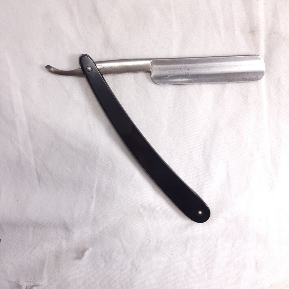 Unmarked 11/16 Straight Razor Black Rusty Blade