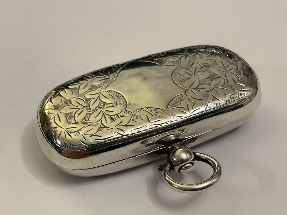 Beautiful Solid Silver Double Sovereign Case by E J Trevitt & Sons Chester 1912