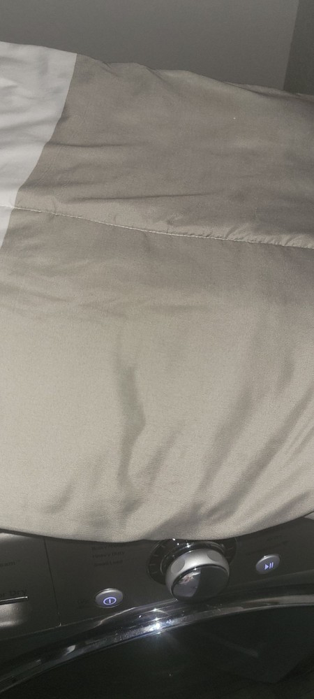 Amazon Basics Twin bedset Gray And White And Reversible