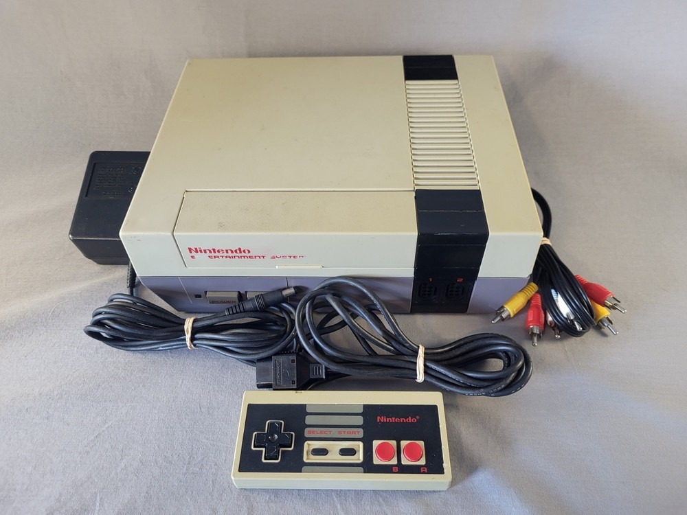 Nintendo NES Console - NES-001 - Cords & Controller - Tested!