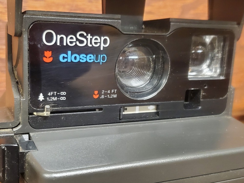 Vintage Polaroid Close Up 600