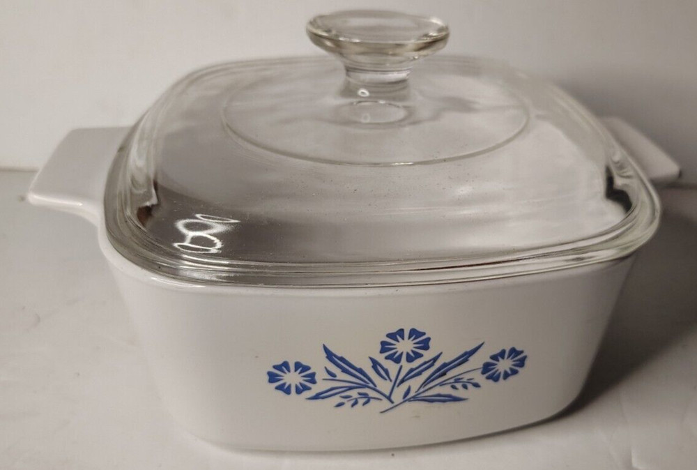 Corning Ware 1 1/2 qt blue Cornflower w/ lid
