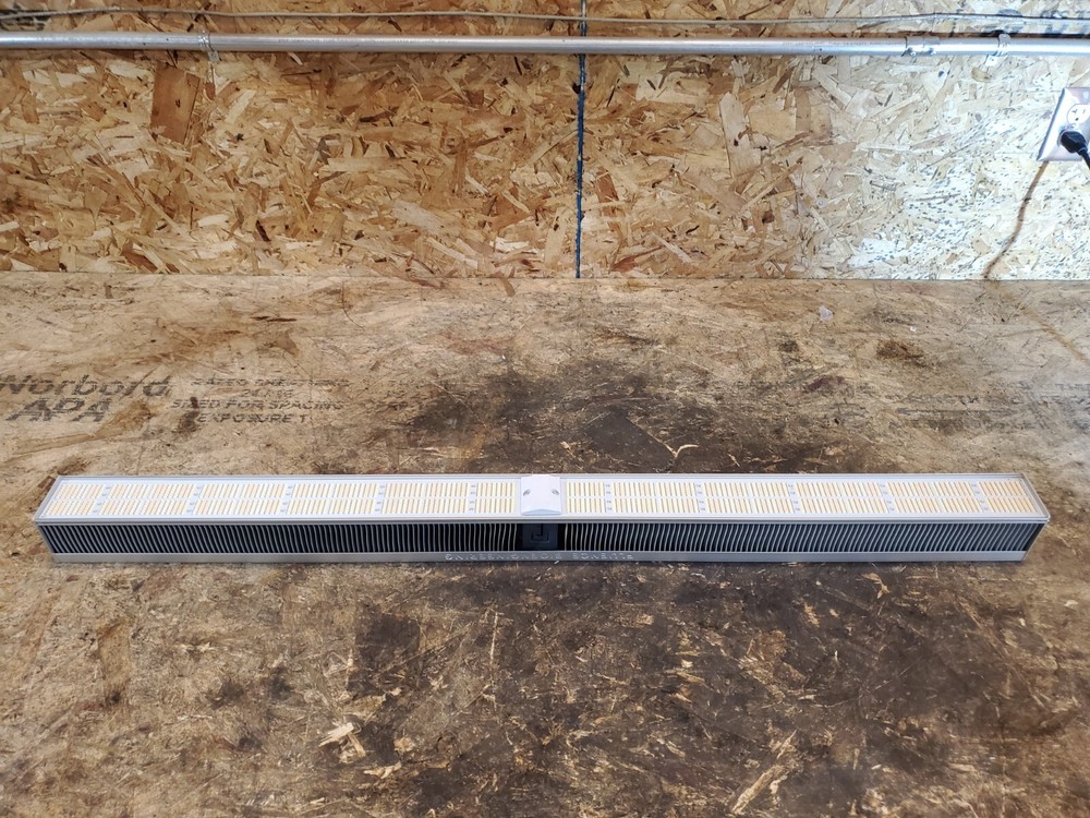 Fluence VYPR 2P Top Lights Grow Light Used