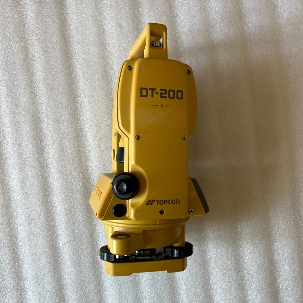 Topcon DT‑209 Digital Theodolite With Case