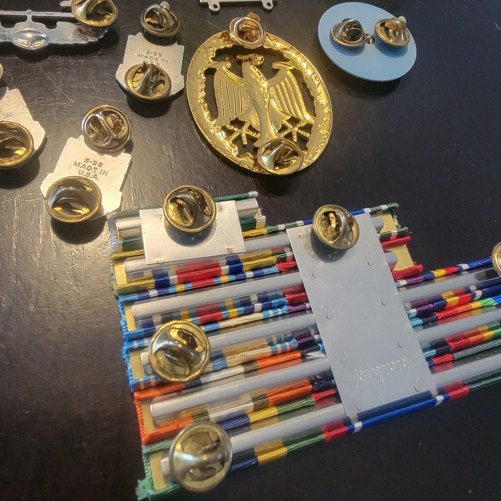 Vintage / Modern Mixed Lot US Military Pins and Ribbons Used Condition