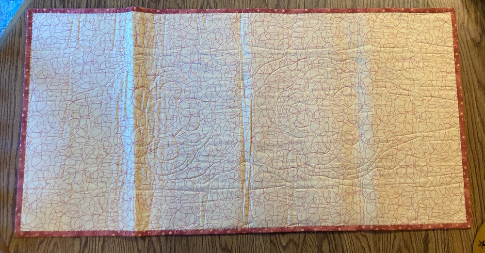 Handcrafted Handmade Machine Quilted Table Runner Wall Hanging Excellent!