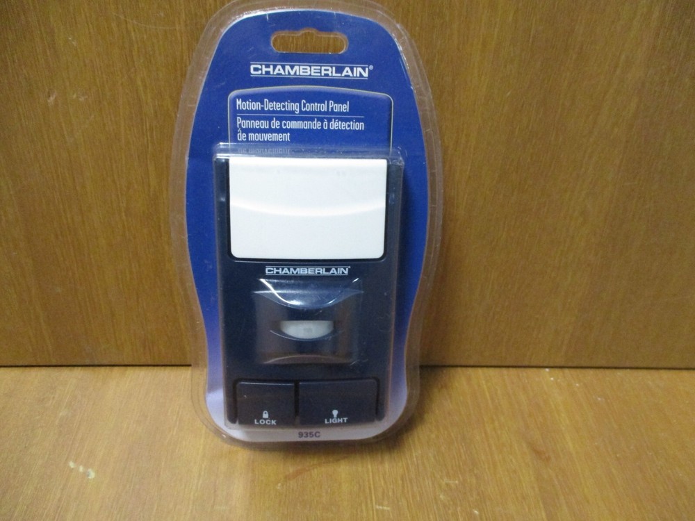 CHAMBERLAIN MOTION DETECTING CONTROL PANEL PART#935C, NEW