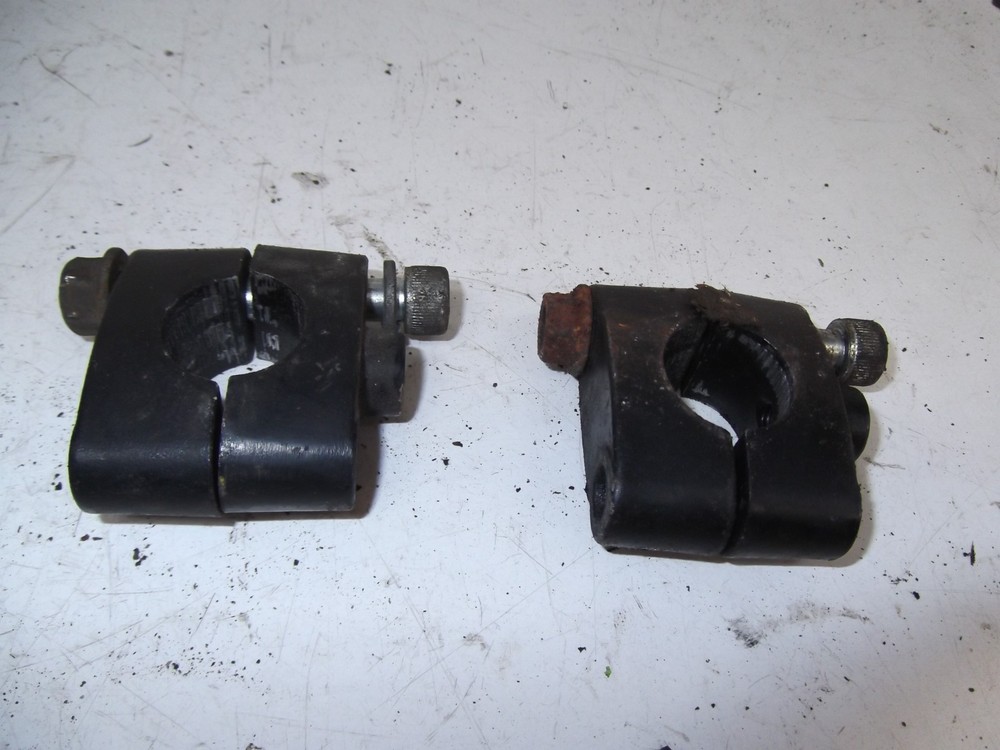 SUZUKI GS125 HANDLEBAR CLAMP