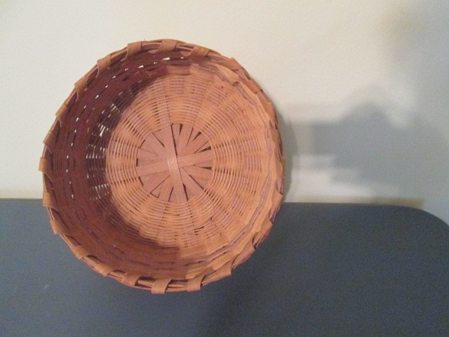 Wicker basket round 9x5 light color