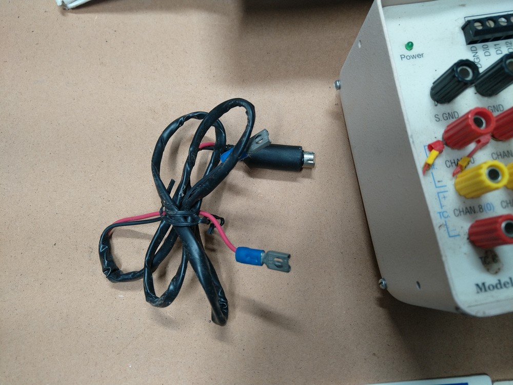 DATAQ INSTRUMENTS MODEL DI-221 TC DATA ACQUISITION SYSTEM INTERFACE WINDAQ