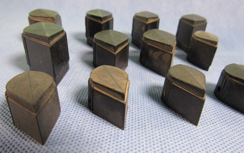 Raytheon & Unbranded Teardrop Set of 12 Pointer Control Black Knobs Vintage