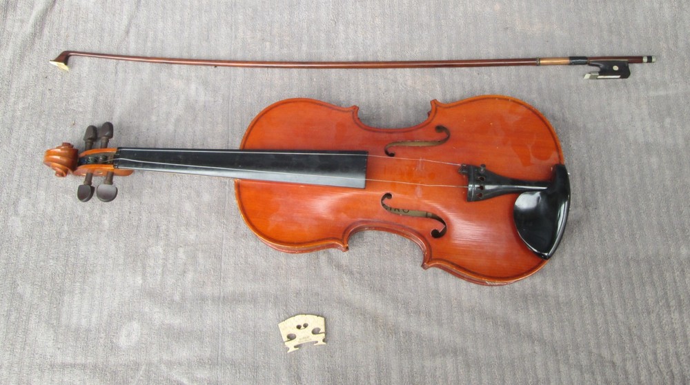Ciro Full Size Violin w/ Case & Bow