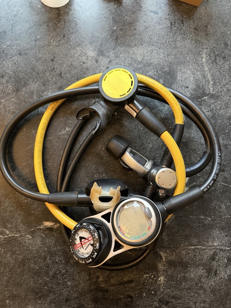Two Oceanic Versa Pro Air/Nitrox Scuba Diving Computers & Regulator Octopus Rigs