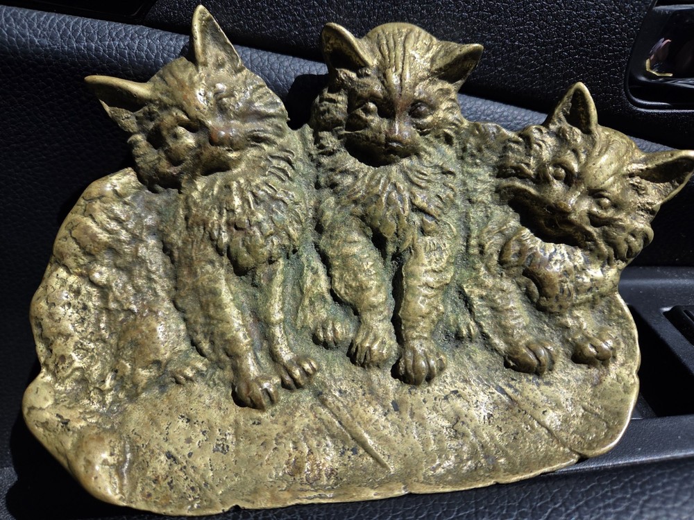 Bradley & Hubbard Cast Iron Kittens With Stand