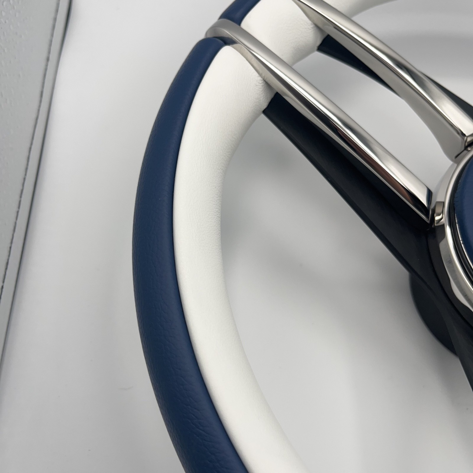 Cobalt Boat Steering Wheel Stainless Steel Spoke Leather Rim | Cobalt Boats Logo