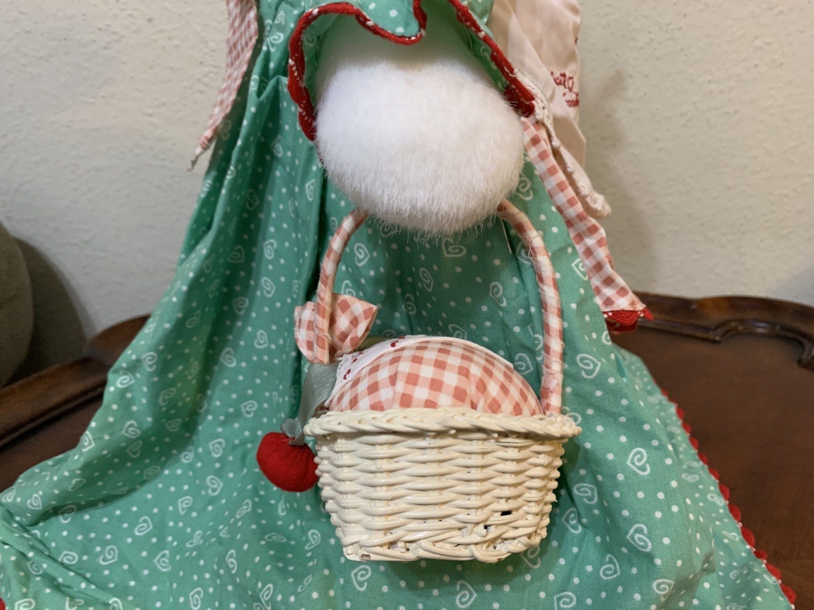 Bunnies By The Bay Gabigail Goodness 20" Bunny Hallmark 2002 Tag & Stand