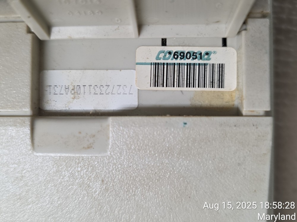 Vintage COMPAQ Portable III Computer Model: 2660 - Powers ON