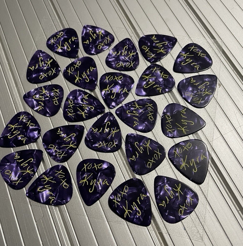 Guitar picks Custom With Your Name  Logo Applied ( 100  Count )  FREE SHIPPING!