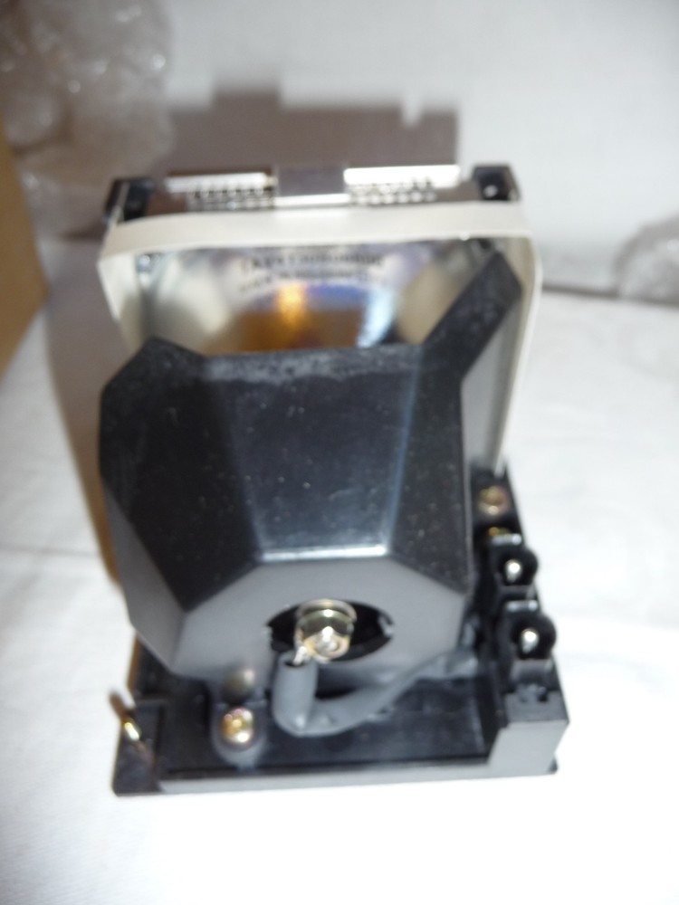 Bulb for SANYO PLC-SE10 PROJECTOR .. 30