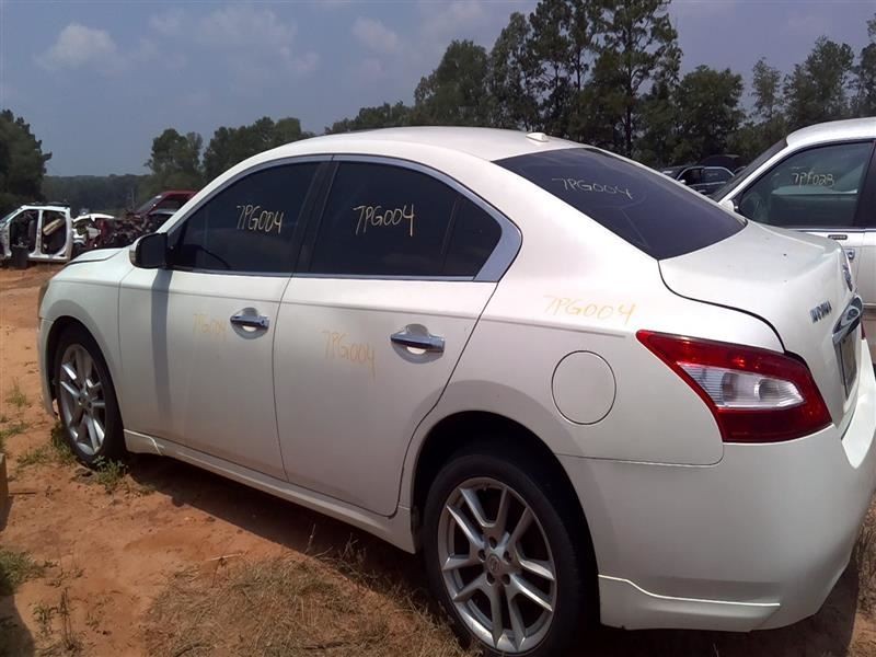 Console Front Floor With Navigation System Fits 10 MAXIMA 103958059